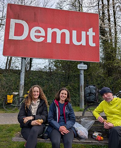 Kunstwerk Demut am Rhein-Herne-Kanal