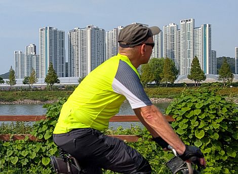 Skyline am Ara-Kanal