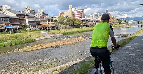 Am Kamo-Fluss in Kyoto