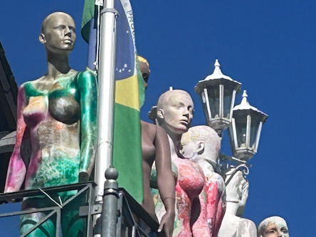 Rhens: Skulpturen von Lucia Hinz