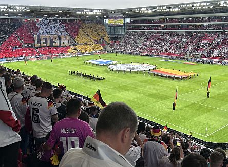 Mainzer Stadion innen bei Länderspiel