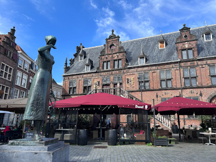 Nimwegen: Denkmal auf dem Grote Markt