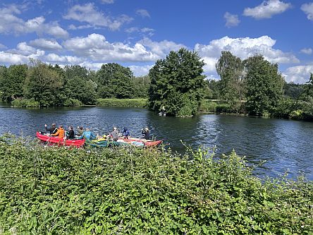 Paddler auf der Ruhr bei Hattingen
