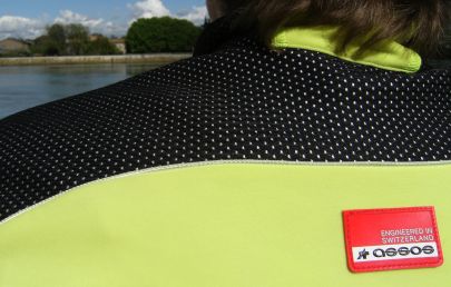 Miri an der Rhône in der Assos airJack 851 Limited Jacke soho L
