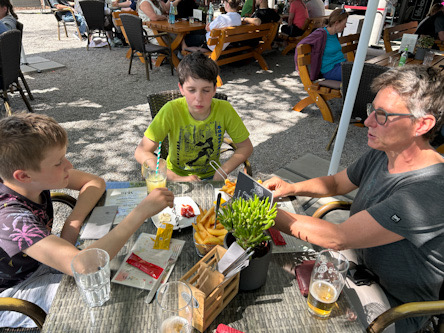 Pause in Rottenburg am Neckarufer: MJs Restaurant