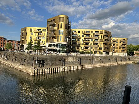 Clarissa-Kupferberg-Platz im Zollhafen Mainz