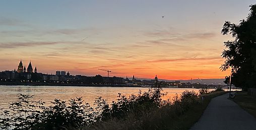 Abendrot über der Mainzer Skyline
