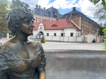 Daisy vor Schloss Pless