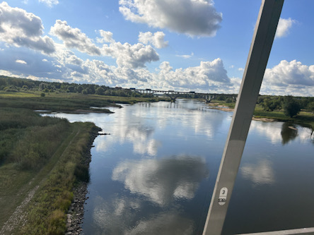 Bahnfahrt über die Oder